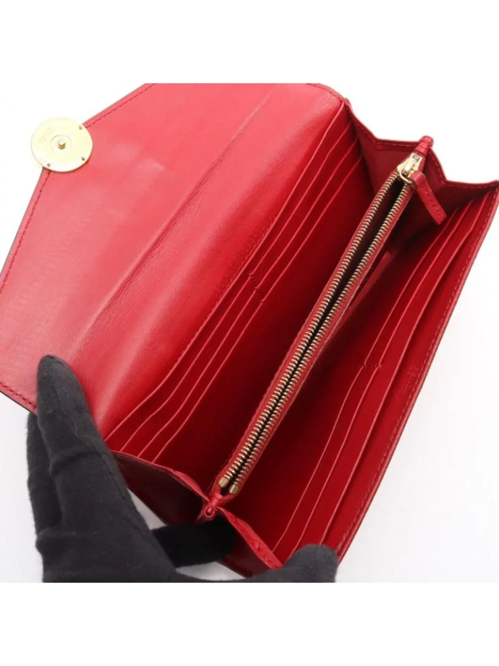 Fendi Bifold Wallet Is Red Leather